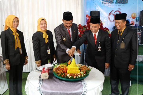 Peringatan HUT Bank Jambi Sungai Penuh Dihadiri Pj Bupati Asraf Dan Sekda Alpian