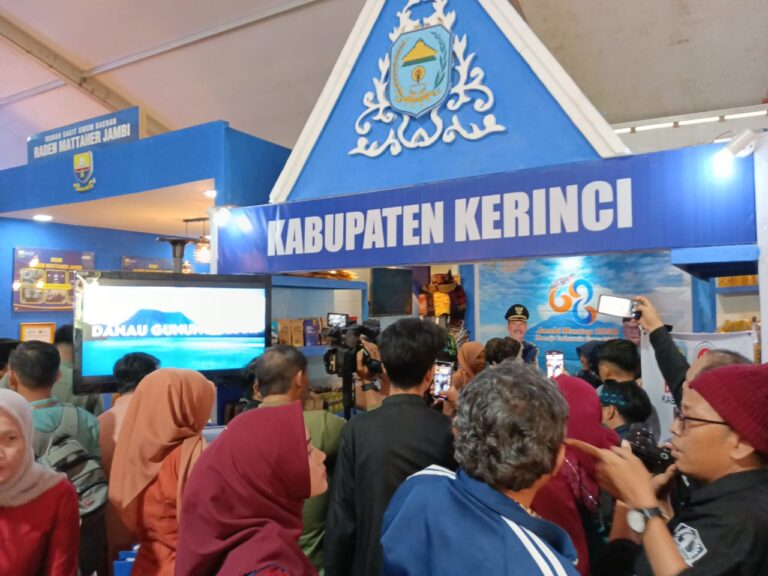 Objek Wisata dan Produk Unggulan Kerinci Daya Tarik Stand Pameran Telanai Fest 2025
